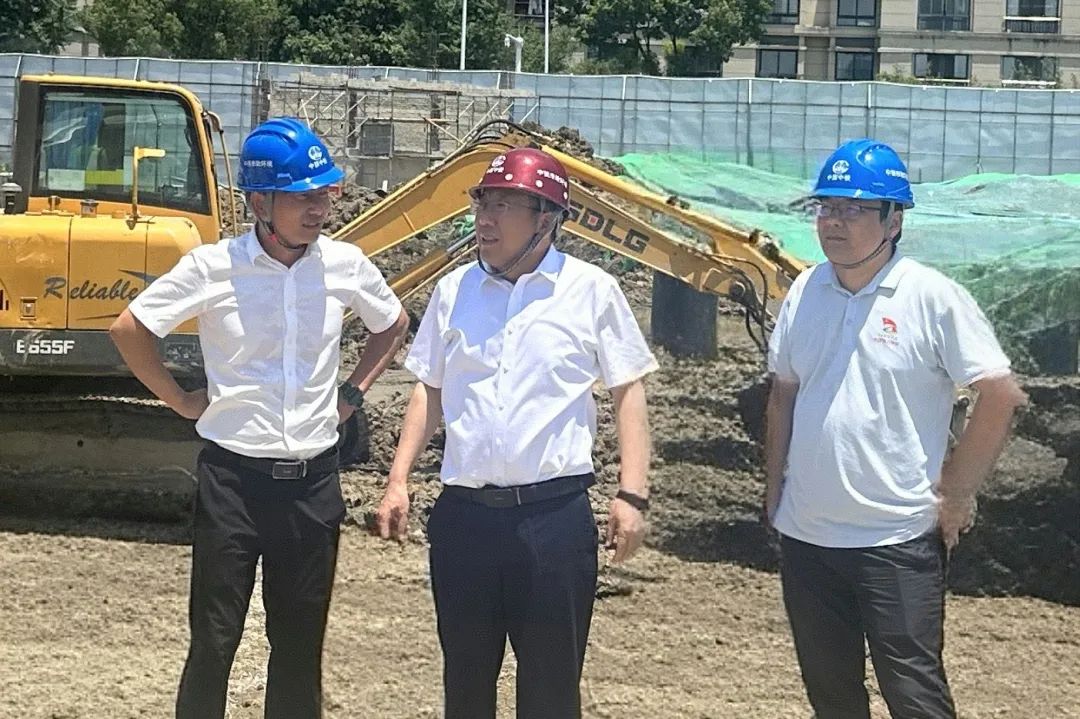 公司黨委書記、董事長李明華到蘇州清樹灣項目檢查指導(dǎo)工作.jpg